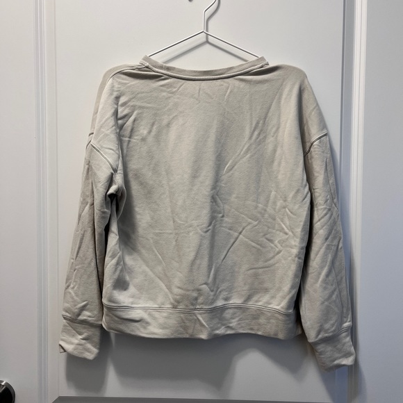 Uniqlo sweatshirt - Picture 2 of 2